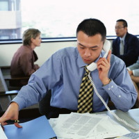 電話での聞き込み調査